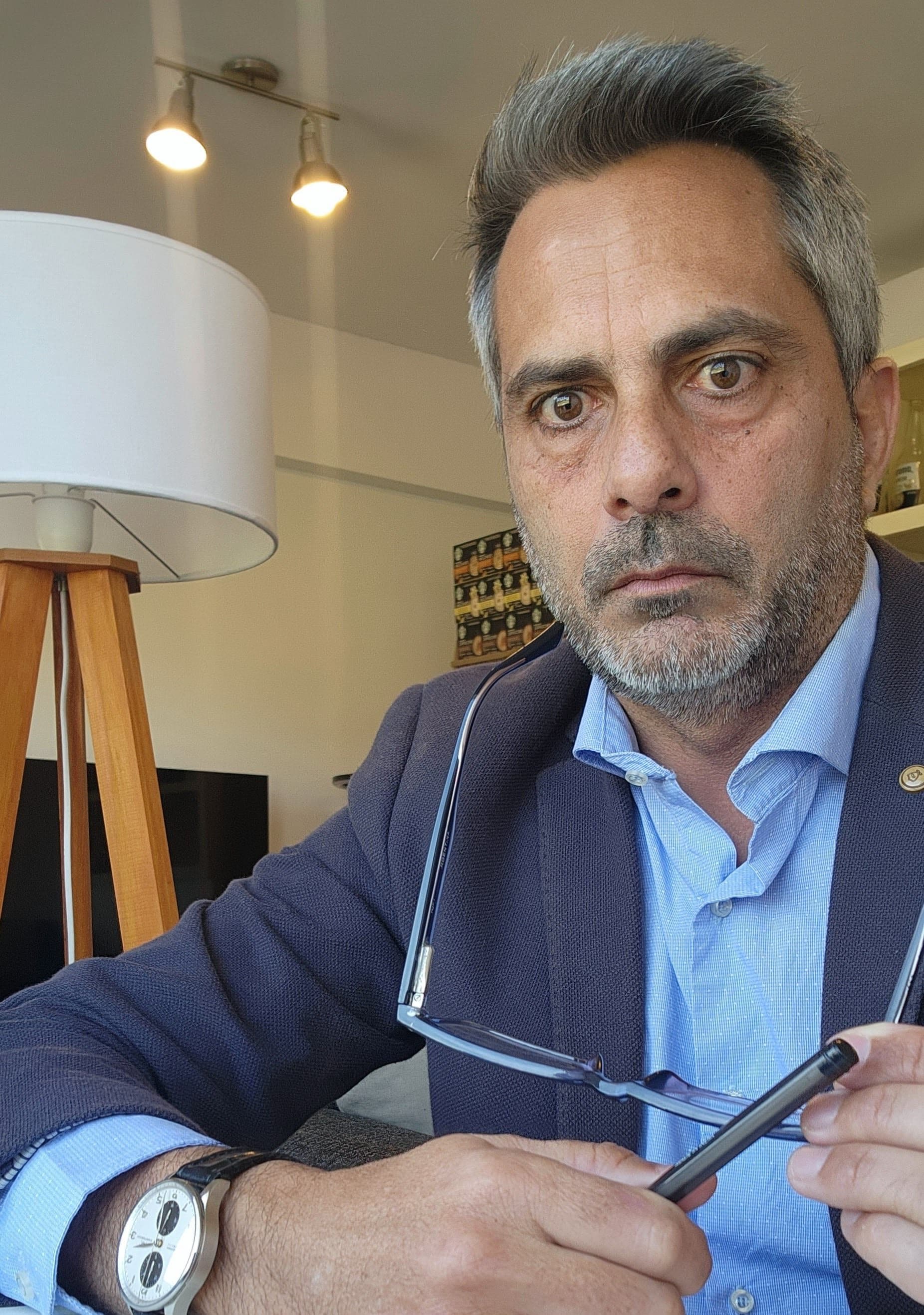 Hernán Gastón Martínez - Abogado Unipersonal con 30 años de experiencia